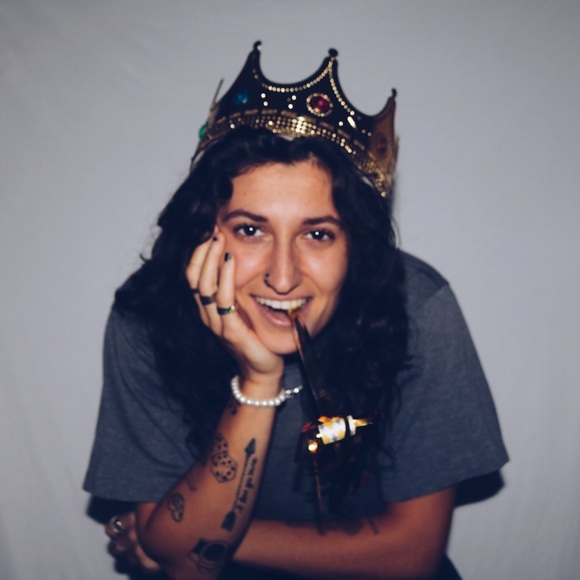 Meet your Posher, Taylor - Picture 5 of 10